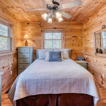Serene Cabin*Mountain Views*Hot Tub*Large Decks
